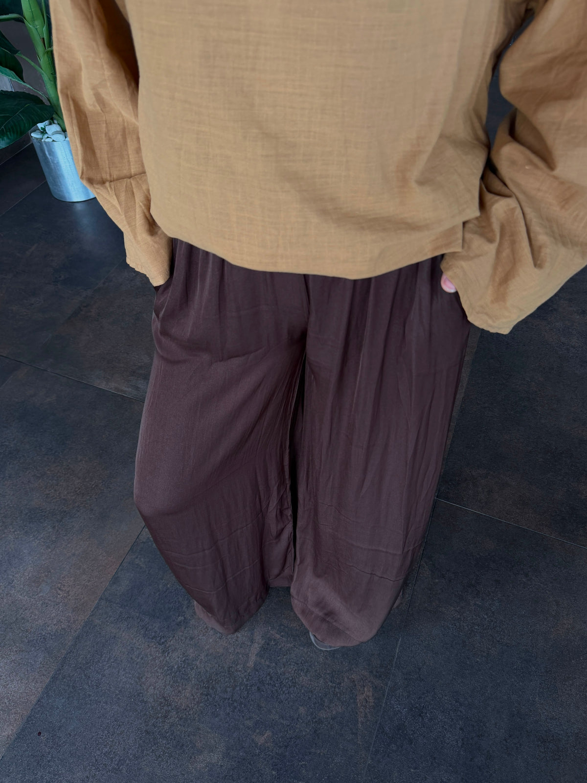 Geniş Paça Dökümlü Pantolon